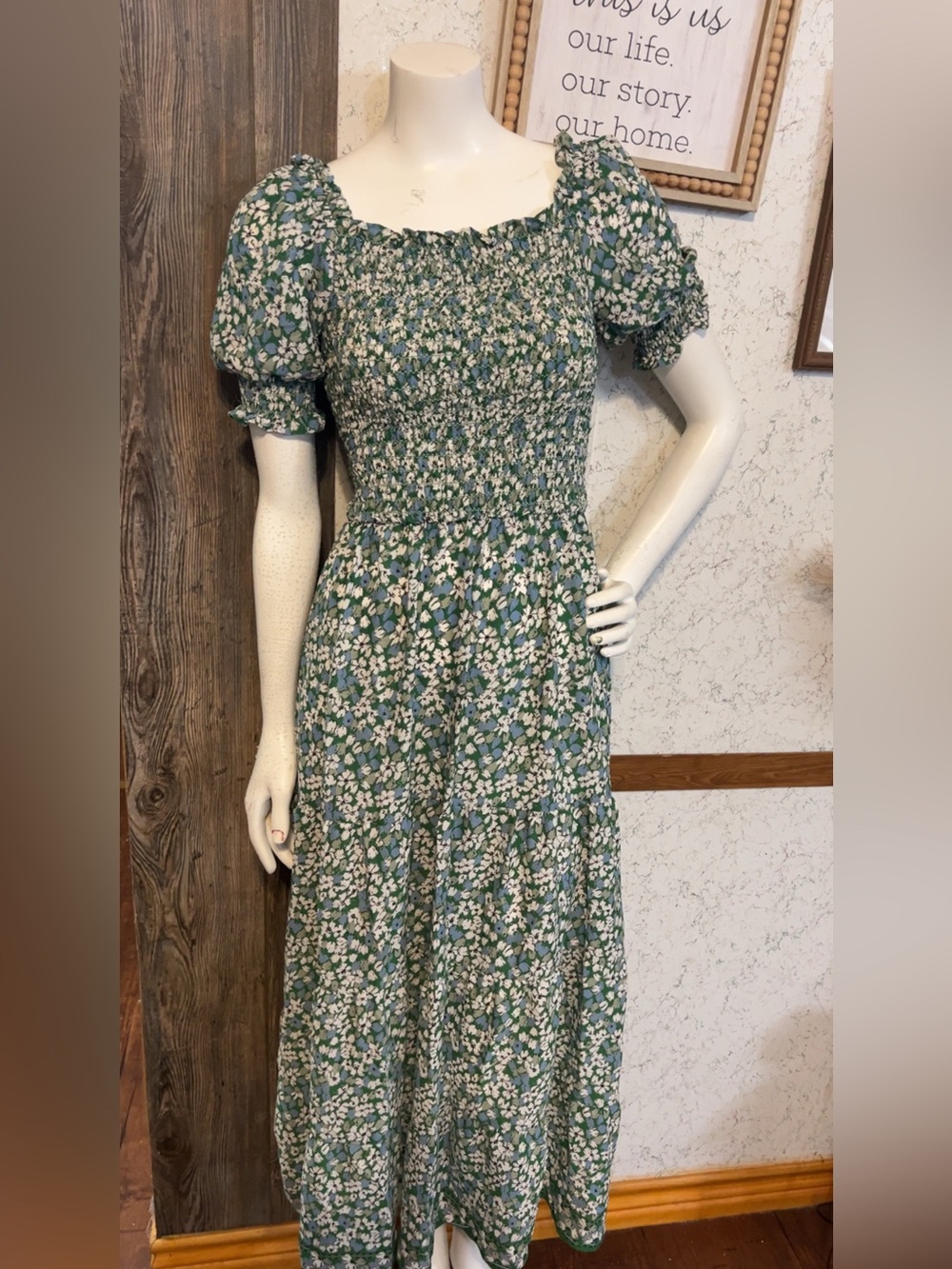 Max Studio Floral Maxi Dress Green Blue White Smocked Puff Sleeve S